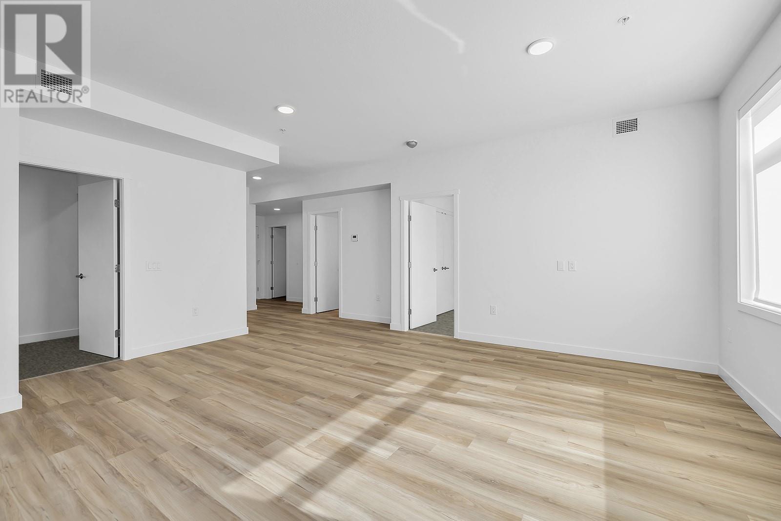 1111 Frost Road Unit# 216, Kelowna, BC V1W0G8