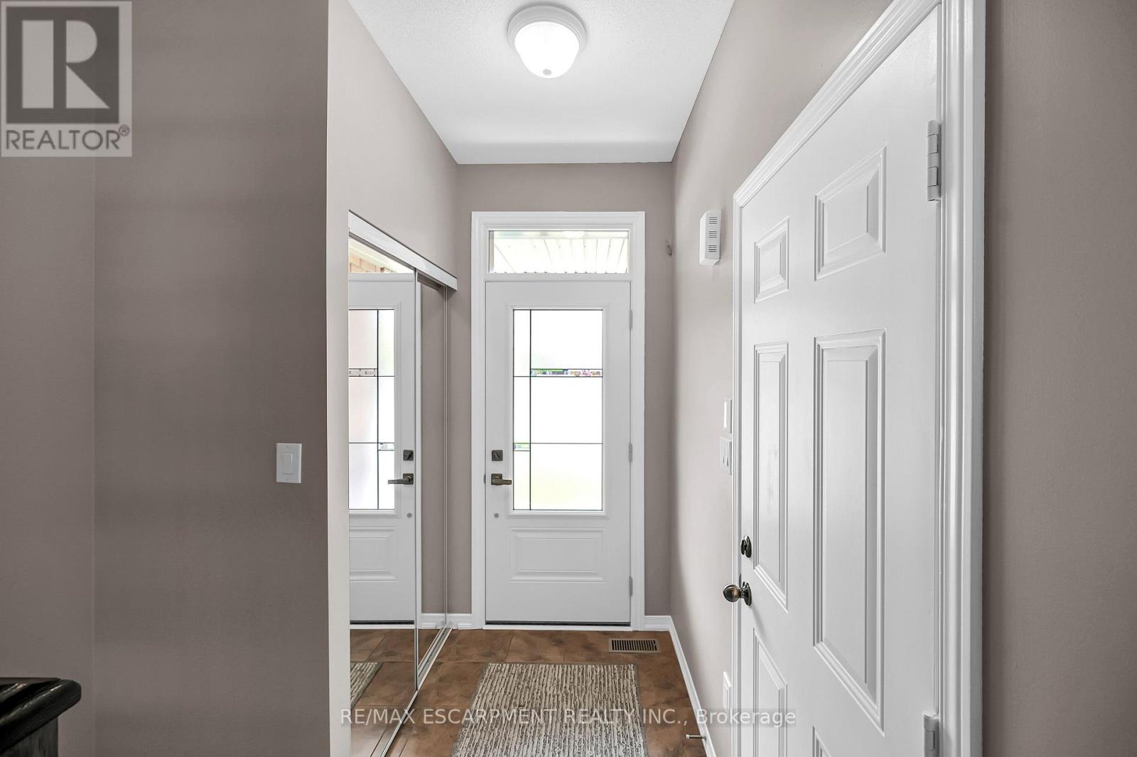 Property at 121 BANKFIELD CRESCENT image 3