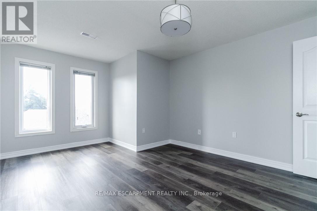 56 - 515 North Service Road, Hamilton, Ontario  L8E 5X6 - Photo 8 - X12176368