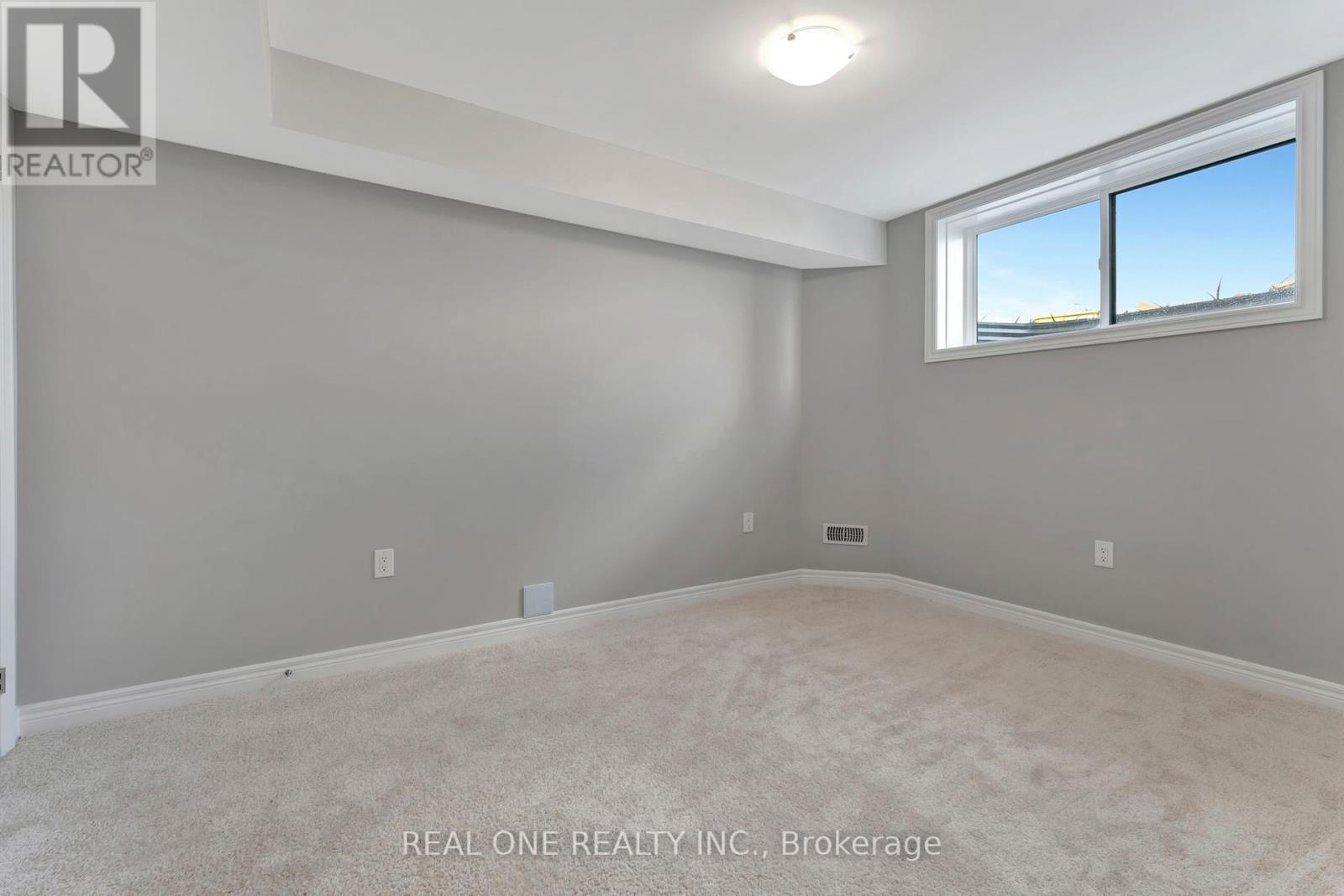 33b - 85 Mullin Drive, Guelph, Ontario  N1E 0R4 - Photo 4 - X12176408