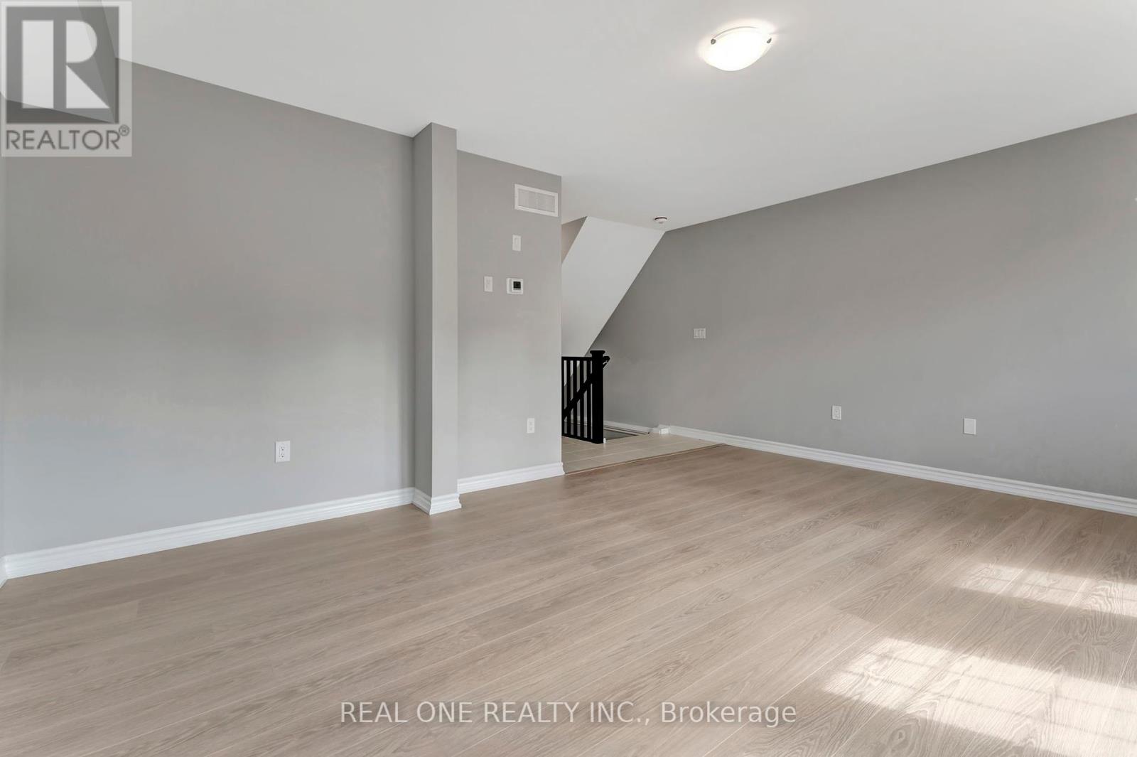 33b - 85 Mullin Drive, Guelph, Ontario  N1E 0R4 - Photo 6 - X12176408