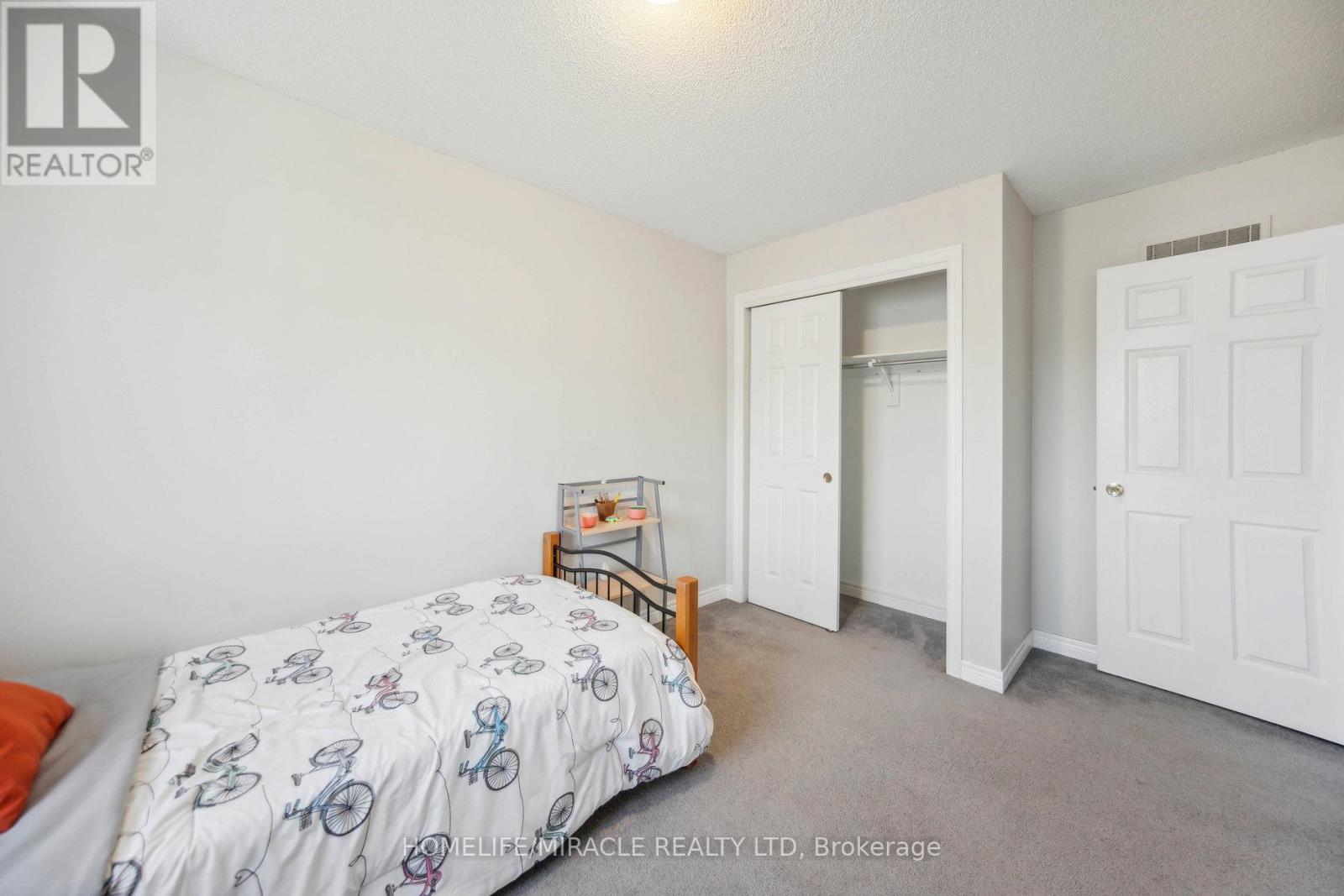 74 Raspberry Trail, Thorold, Ontario  L2V 5E2 - Photo 15 - X12176436
