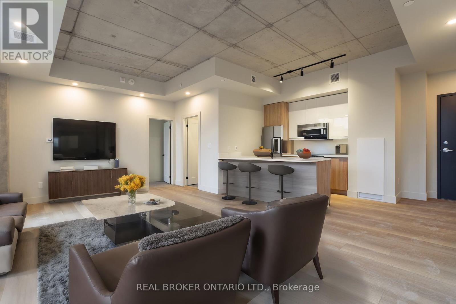 202 - 24 Augusta Street, Hamilton, Ontario  L8N 1P7 - Photo 3 - X12176467