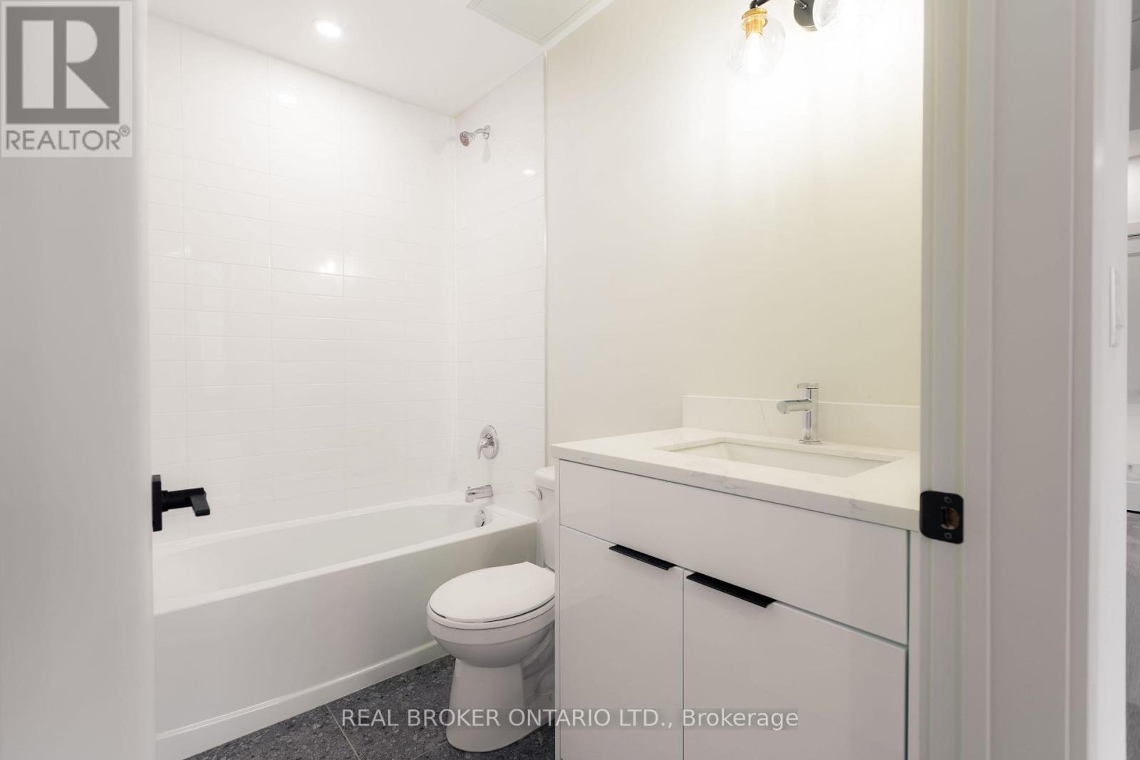 202 - 24 Augusta Street, Hamilton, Ontario  L8N 1P7 - Photo 6 - X12176467