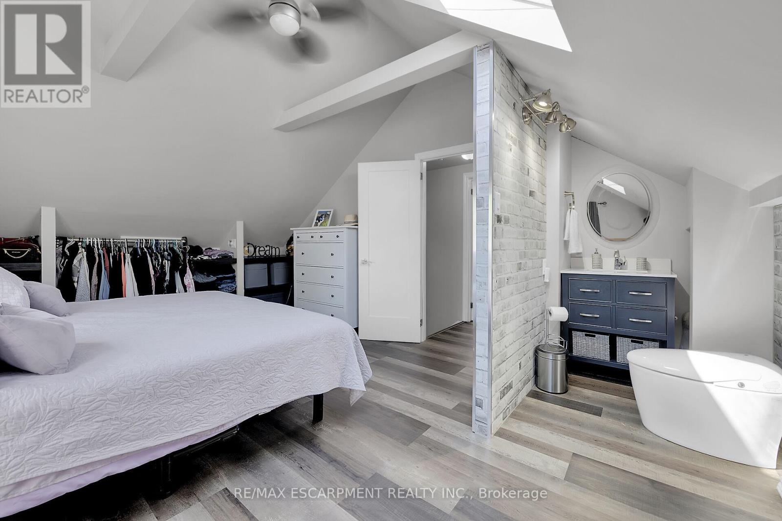 88 Julian Avenue, Hamilton, Ontario  L8H 5R7 - Photo 20 - X12176494
