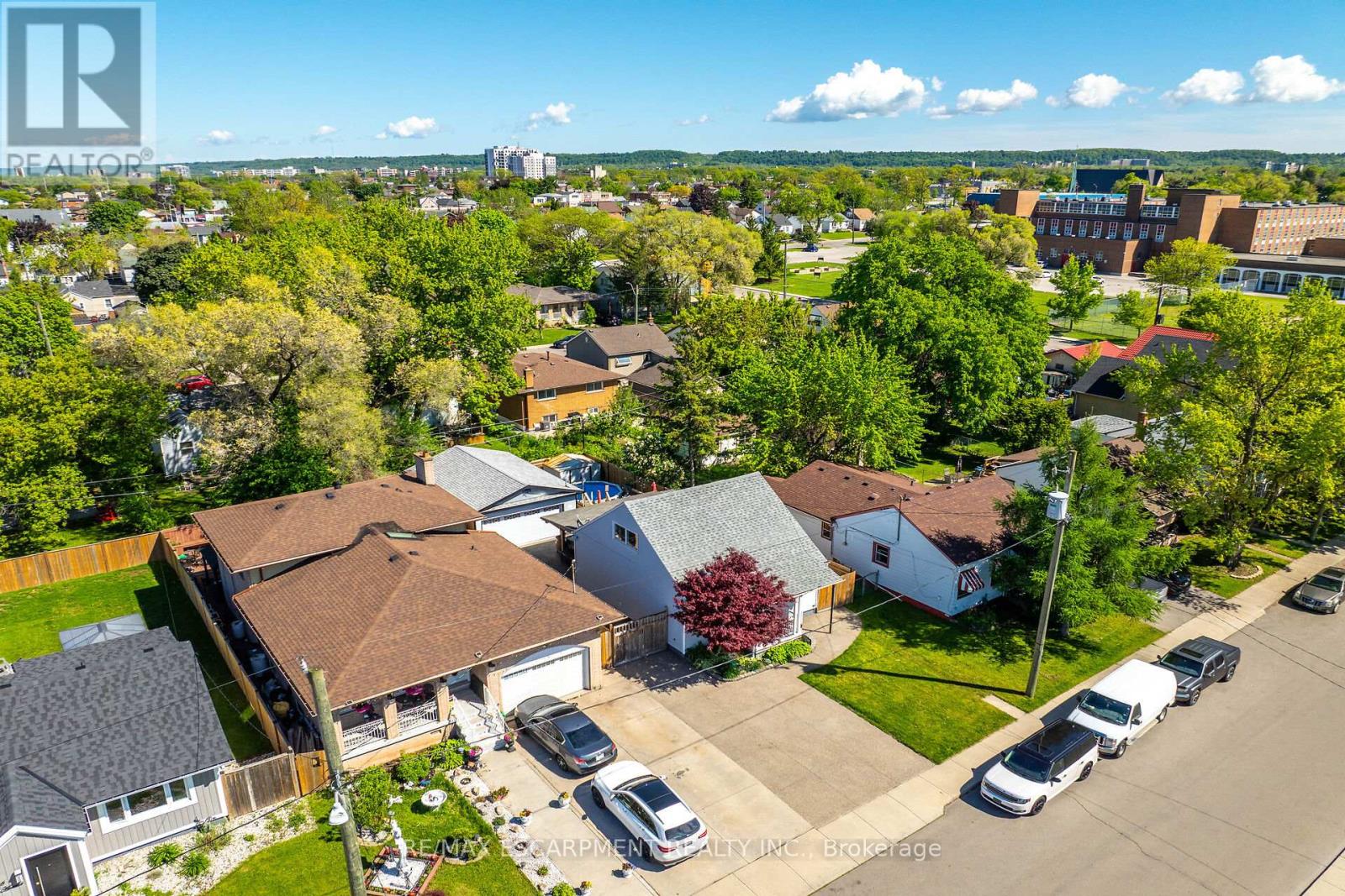 88 Julian Avenue, Hamilton, Ontario  L8H 5R7 - Photo 49 - X12176494