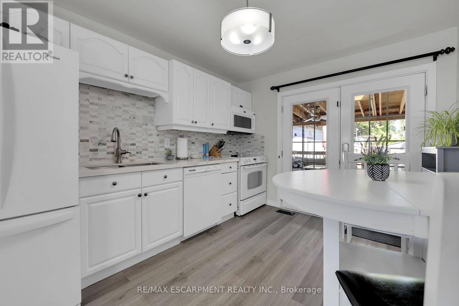 88 Julian Avenue, Hamilton, Ontario  L8H 5R7 - Photo 8 - X12176494