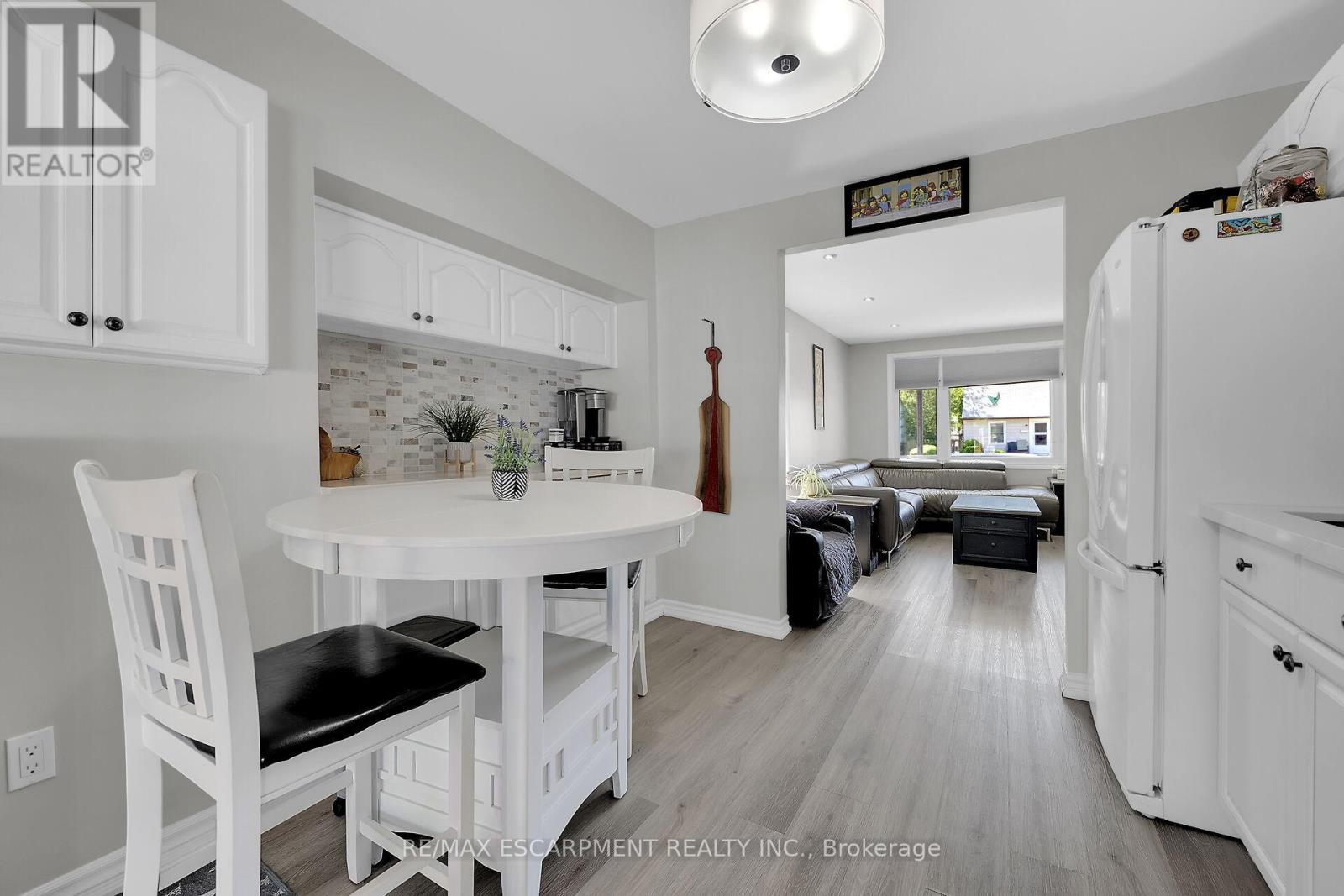 88 Julian Avenue, Hamilton, Ontario  L8H 5R7 - Photo 9 - X12176494