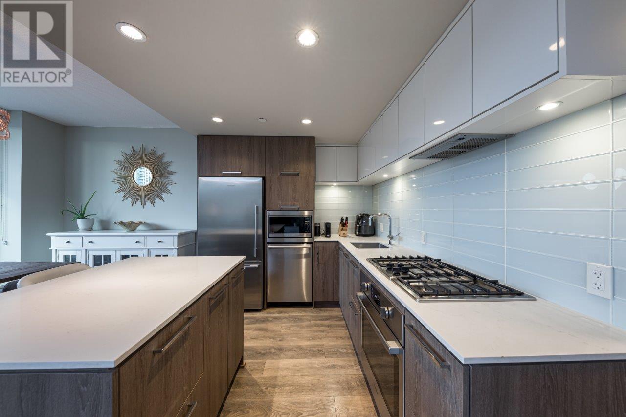 608 680 SEYLYNN CRESCENT, North Vancouver, British Columbia
