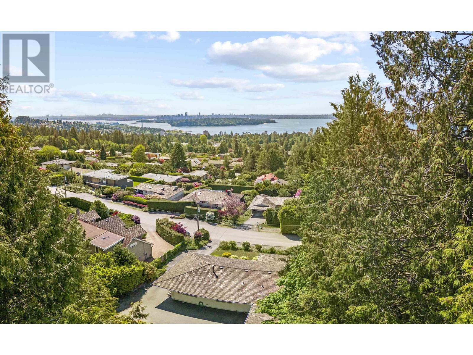 1895 Rosebery Avenue, West Vancouver, British Columbia  V7V 2Z5 - Photo 2 - R3007647