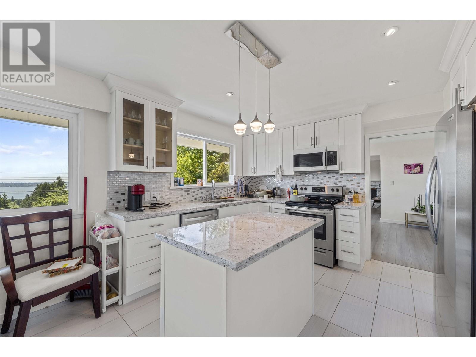 1895 Rosebery Avenue, West Vancouver, British Columbia  V7V 2Z5 - Photo 15 - R3007647