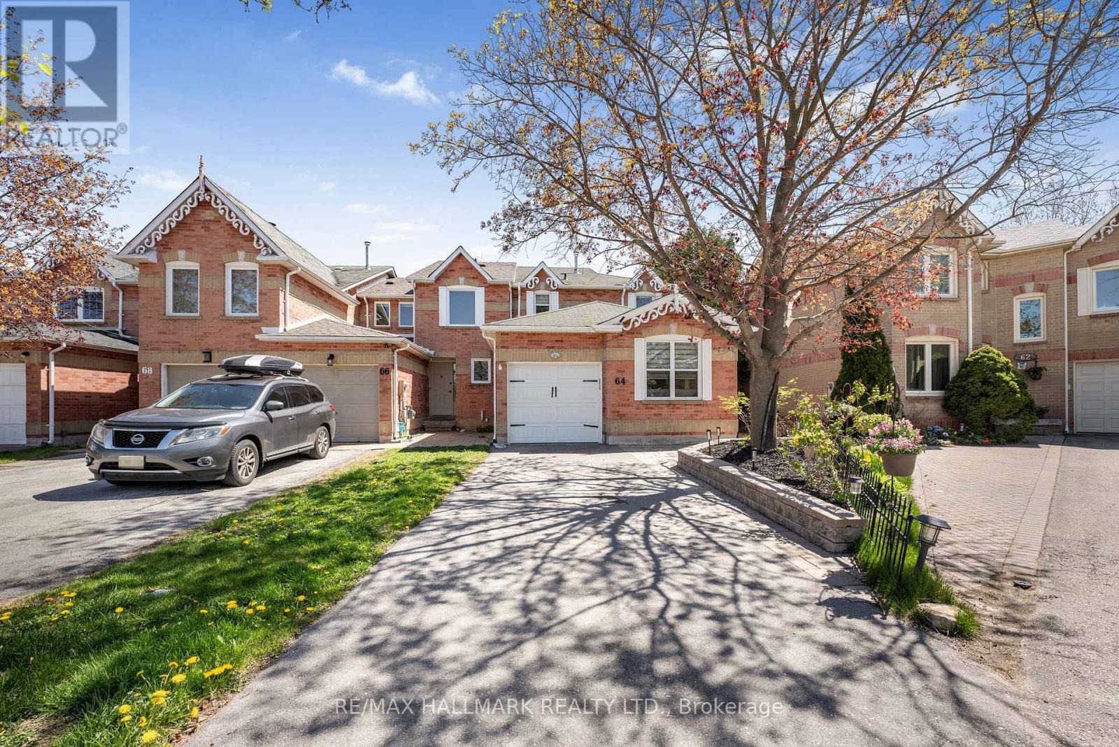 64 Ritva Court, Richmond Hill, Ontario  L4C 9R4 - Photo 2 - N12175989