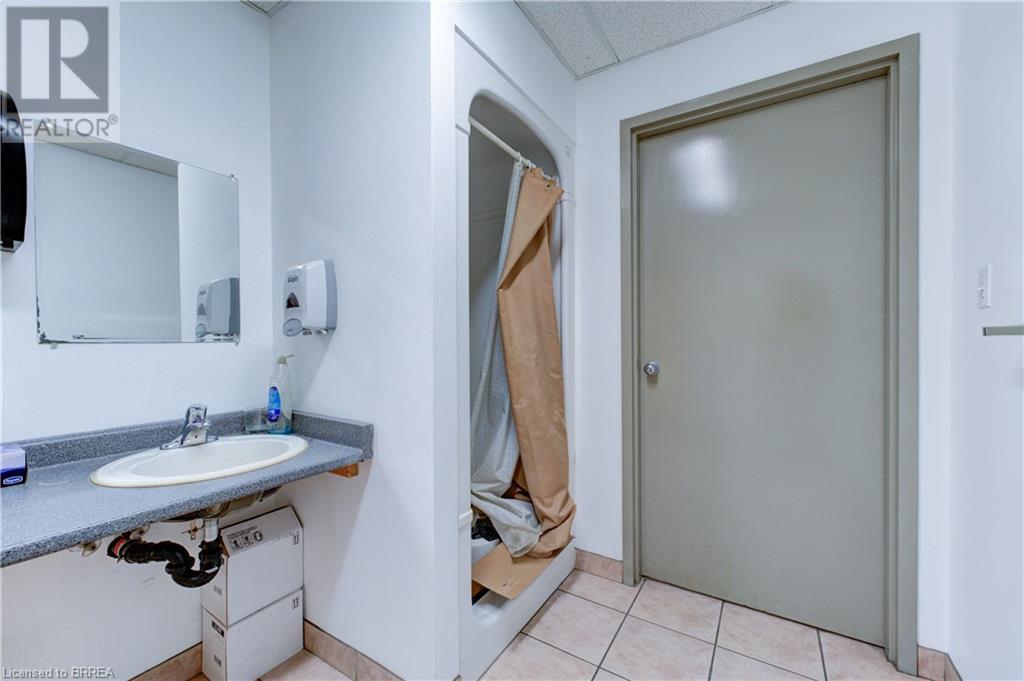 37 Adams Boulevard Unit# Front, Brantford, Ontario  N3S 7V8 - Photo 12 - 40728760