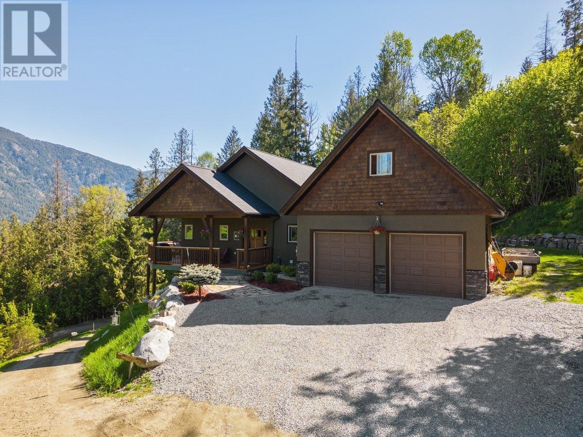 3213 VINDUSKY Road, Nelson, BC V1L6X7