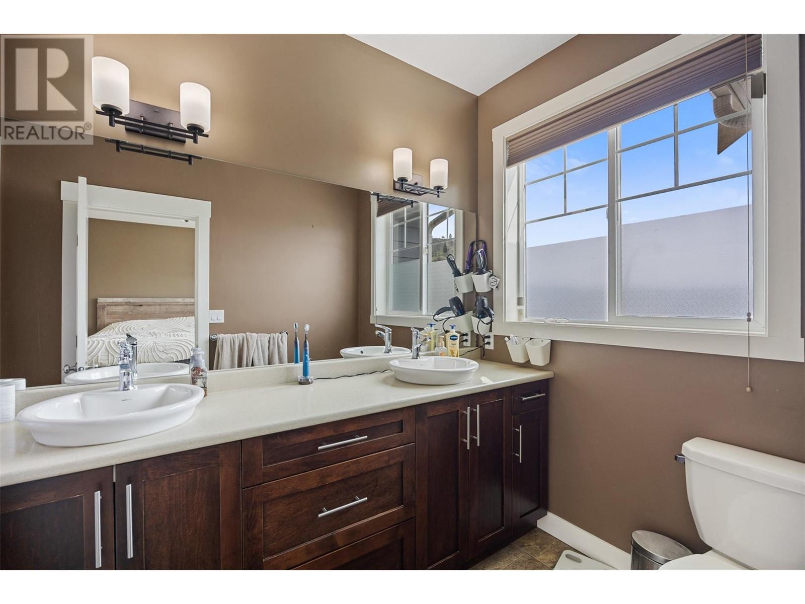 876 Woodrush Drive, Kamloops, BC V2B0E3