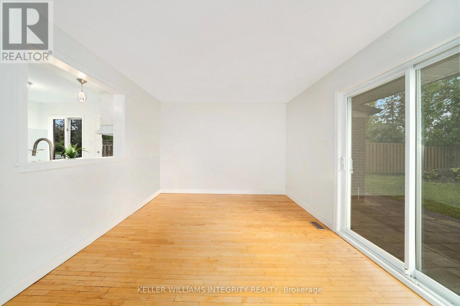 24 Elvaston Avenue, Ottawa, Ontario  K2G 3T4 - Photo 10 - X12176551