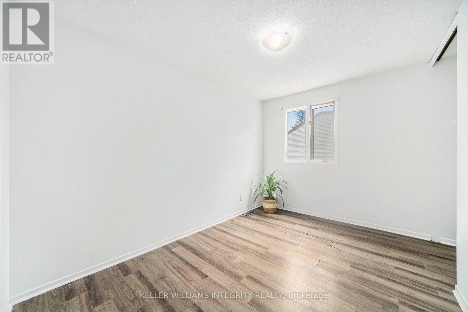 24 Elvaston Avenue, Ottawa, Ontario  K2G 3T4 - Photo 15 - X12176551