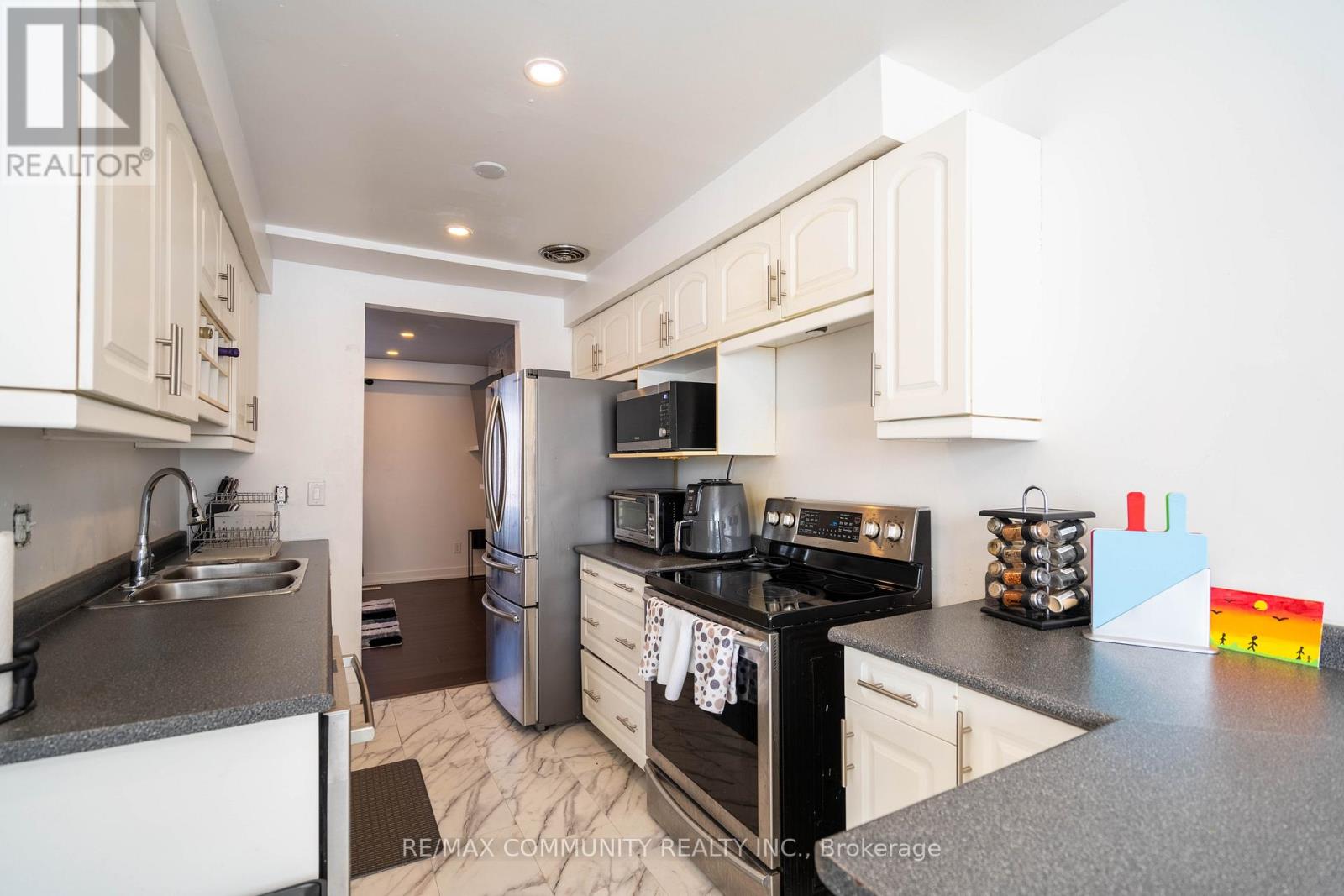 624 Radisson Avenue, Oshawa, Ontario  L1J 1X8 - Photo 11 - E12176055