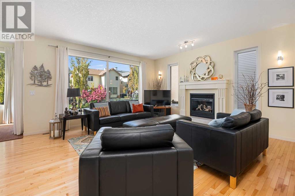 176 Cougarstone Court Sw, Calgary, Alberta  T3H 5R4 - Photo 6 - A2223230