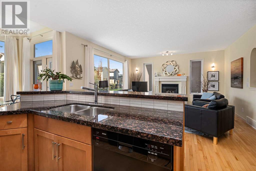 176 Cougarstone Court Sw, Calgary, Alberta  T3H 5R4 - Photo 13 - A2223230