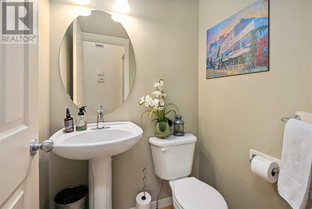 176 Cougarstone Court Sw, Calgary, Alberta  T3H 5R4 - Photo 17 - A2223230