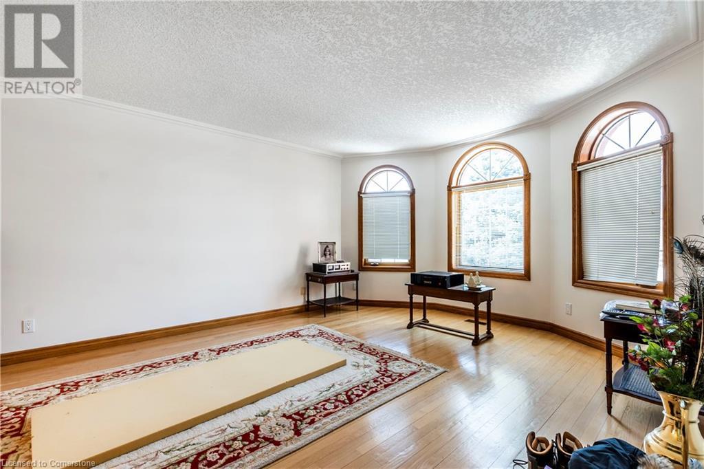 Property at 401 FORESTLAWN Road image 4
