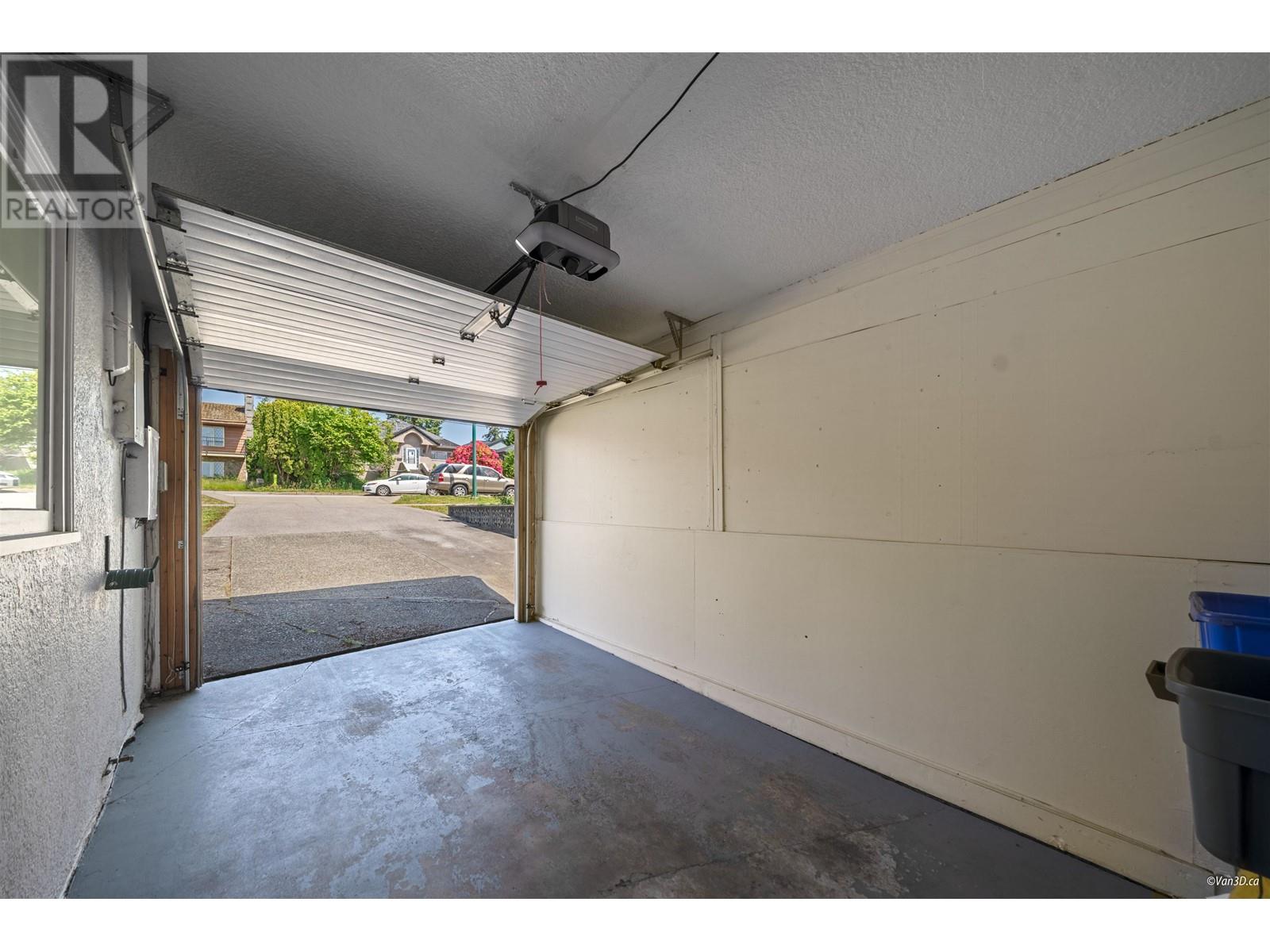 916 Stewart Avenue, Coquitlam, British Columbia  V3K 2N6 - Photo 33 - R3007742