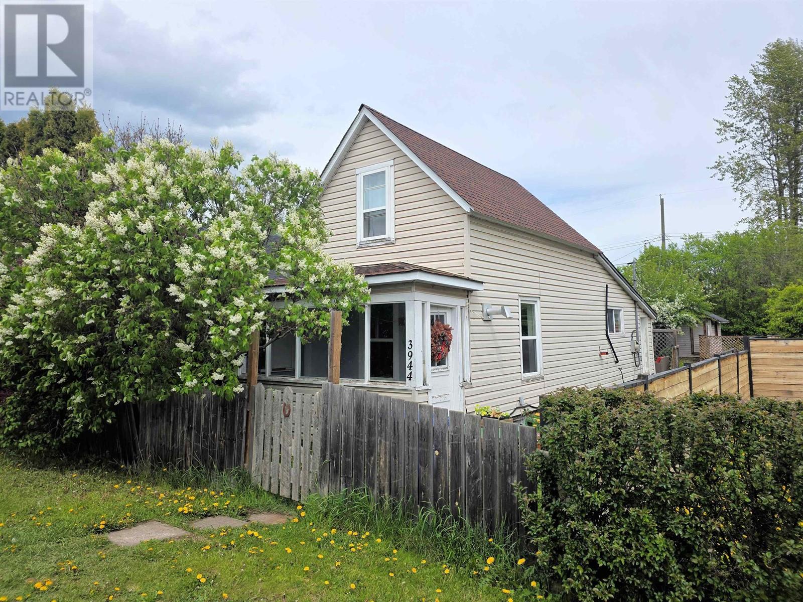 3944 FIRST AVENUE, Smithers, British Columbia