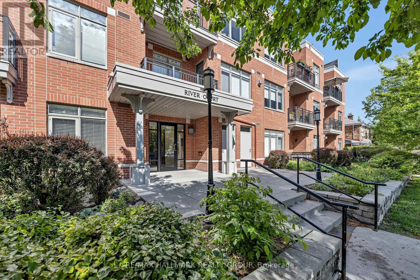 104 - 950 Marguerite Avenue, Ottawa, Ontario  K1K 3T8 - Photo 2 - X12126524