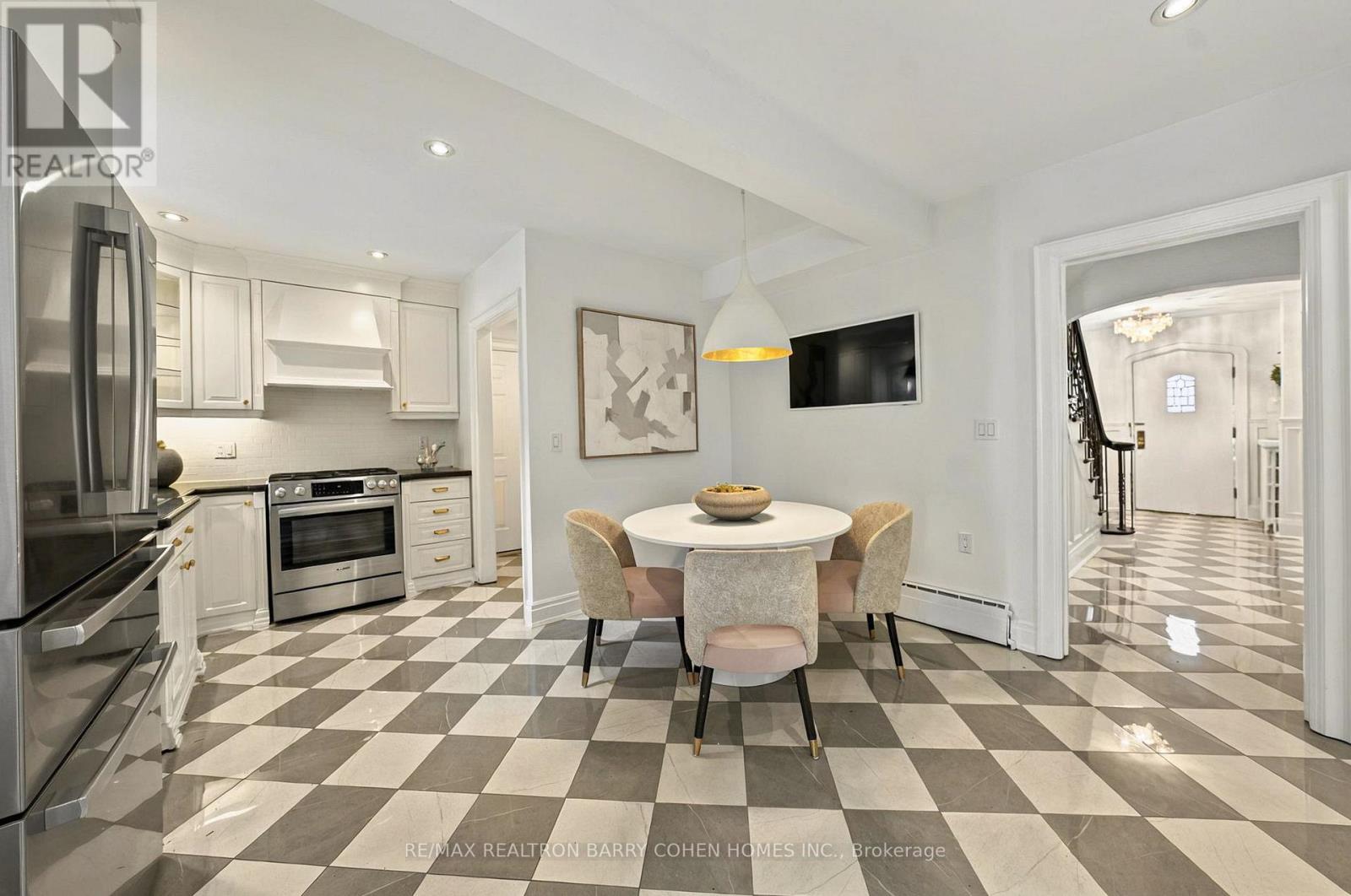 67 Chatsworth Drive, Toronto, Ontario  M4R 1R8 - Photo 6 - C12176547