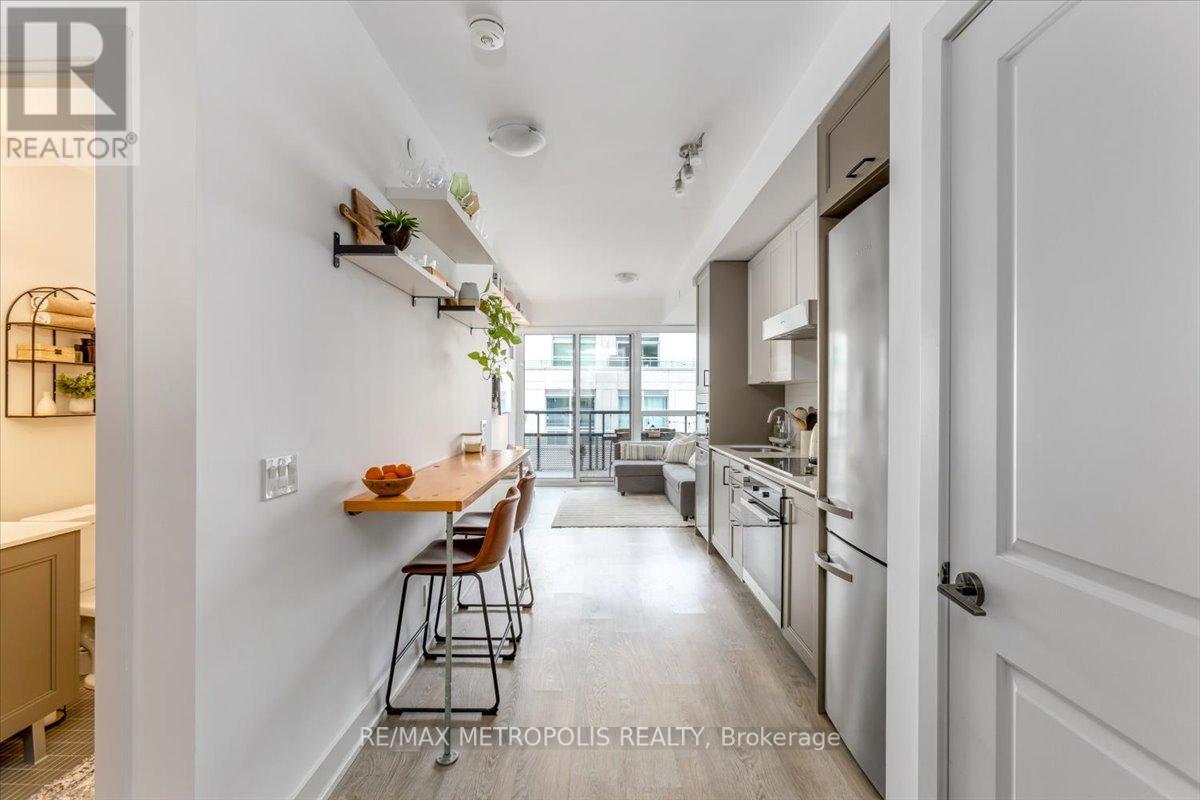 808 - 11 Lillian Street, Toronto, Ontario  M4S 2H7 - Photo 4 - C12176554