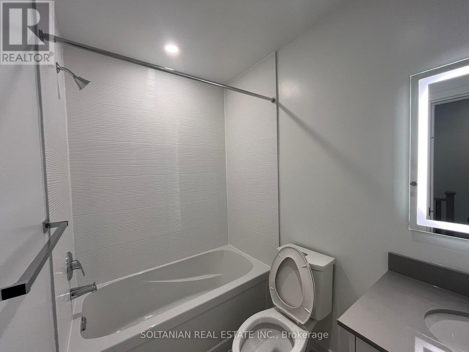 17 Calamint Lane, Toronto, Ontario  M1W 2H1 - Photo 11 - E12176532
