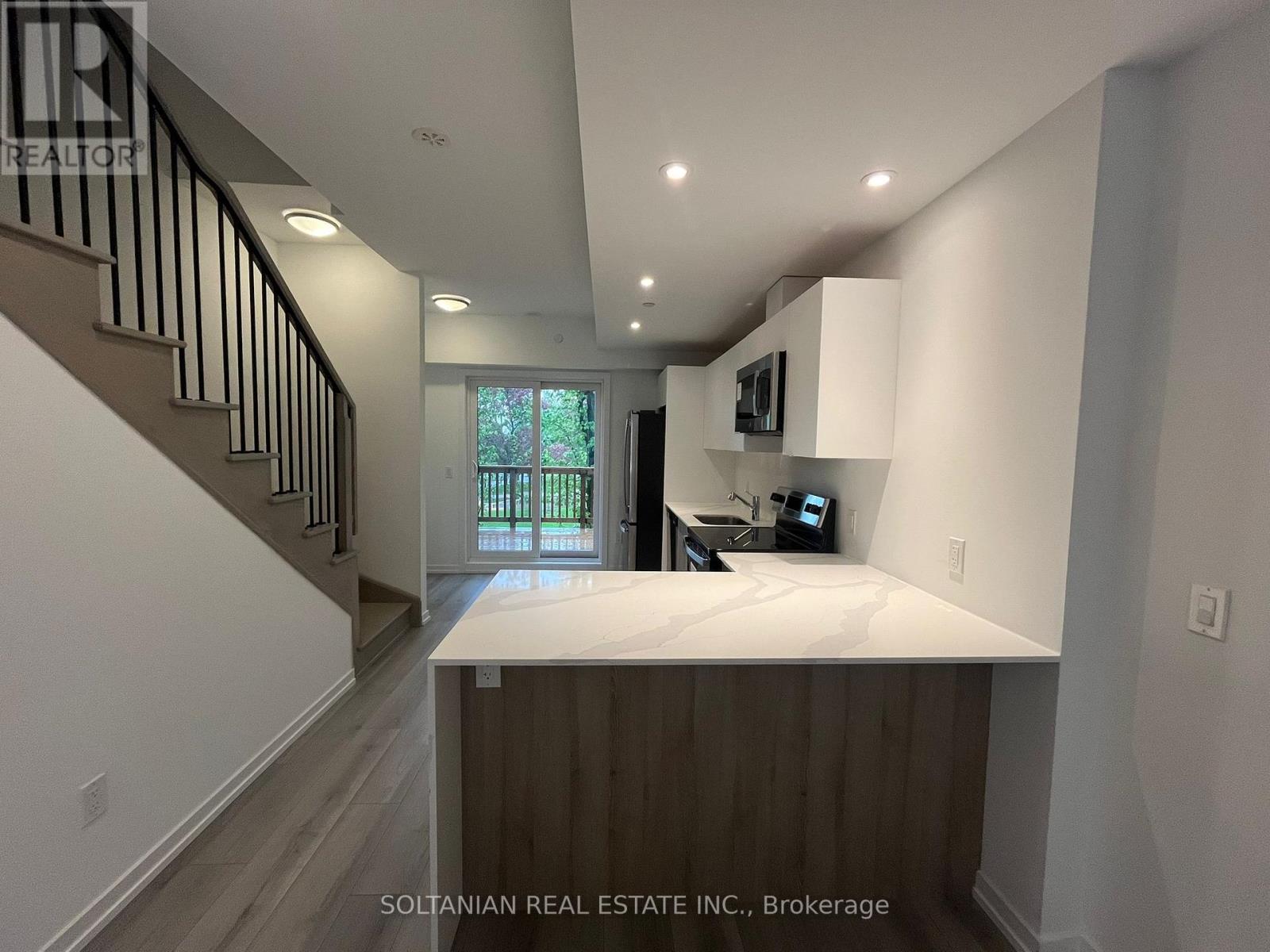 17 Calamint Lane, Toronto, Ontario  M1W 2H1 - Photo 3 - E12176532