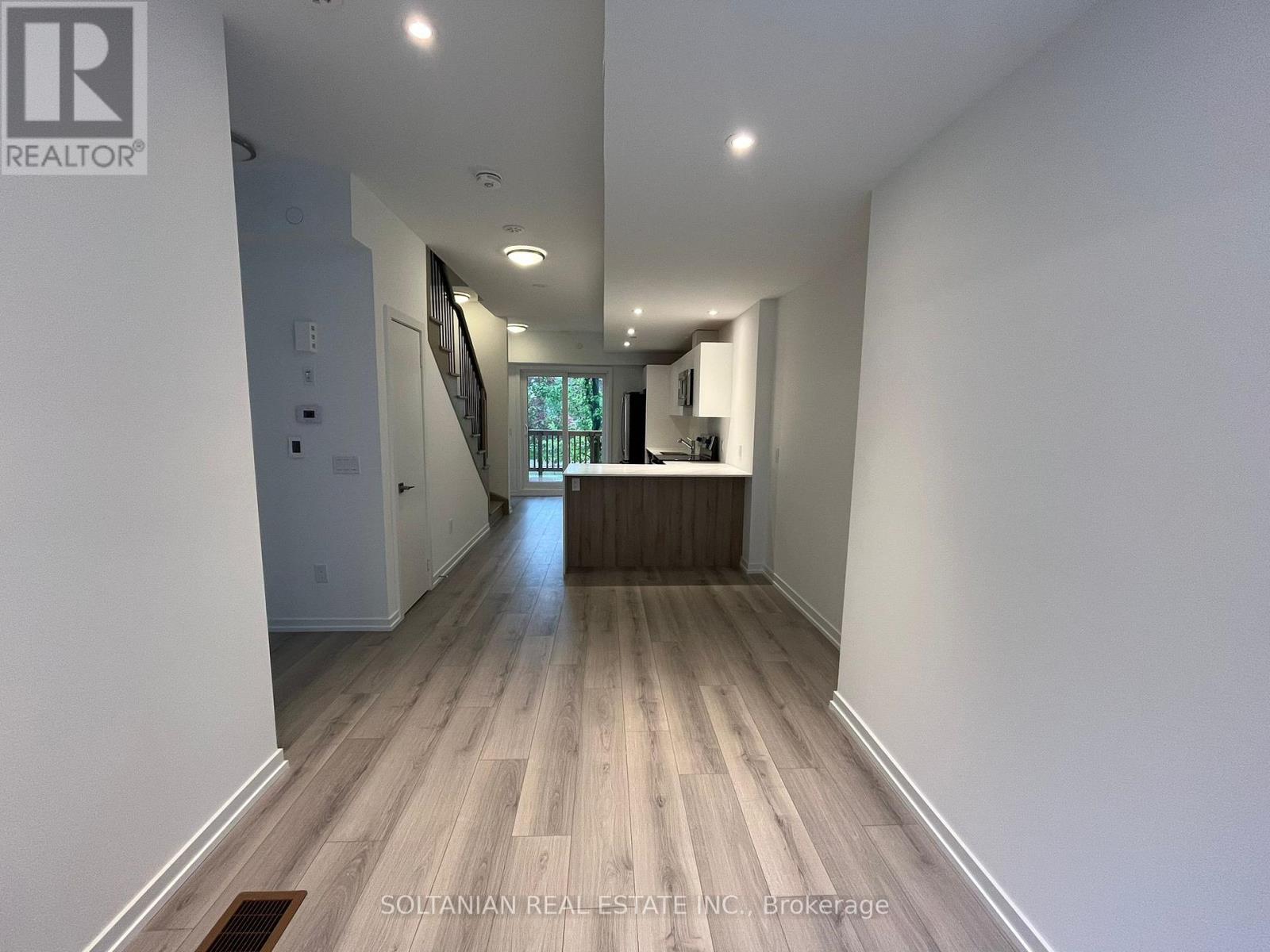 17 Calamint Lane, Toronto, Ontario  M1W 2H1 - Photo 4 - E12176532