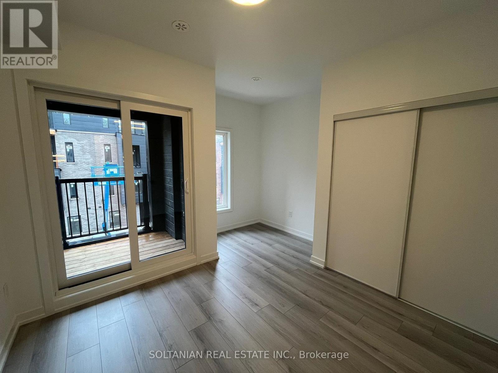 17 Calamint Lane, Toronto, Ontario  M1W 2H1 - Photo 7 - E12176532