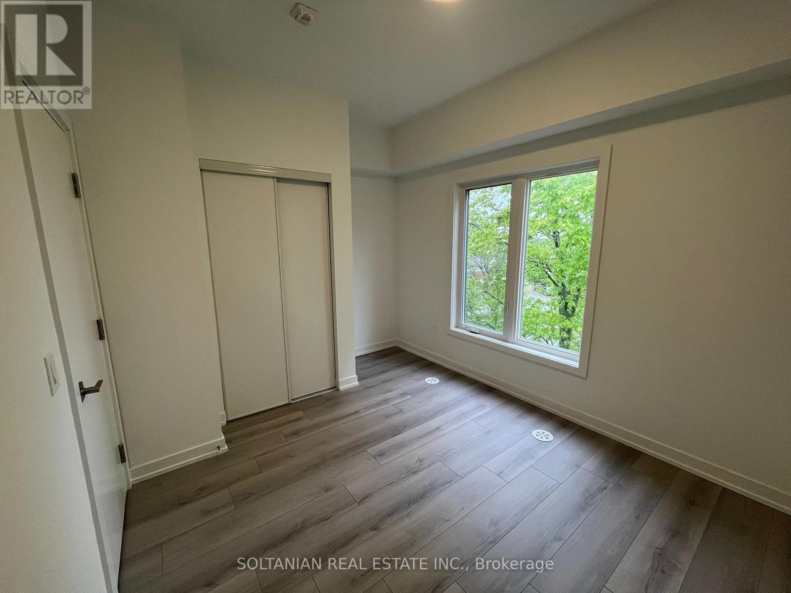 17 Calamint Lane, Toronto, Ontario  M1W 2H1 - Photo 8 - E12176532