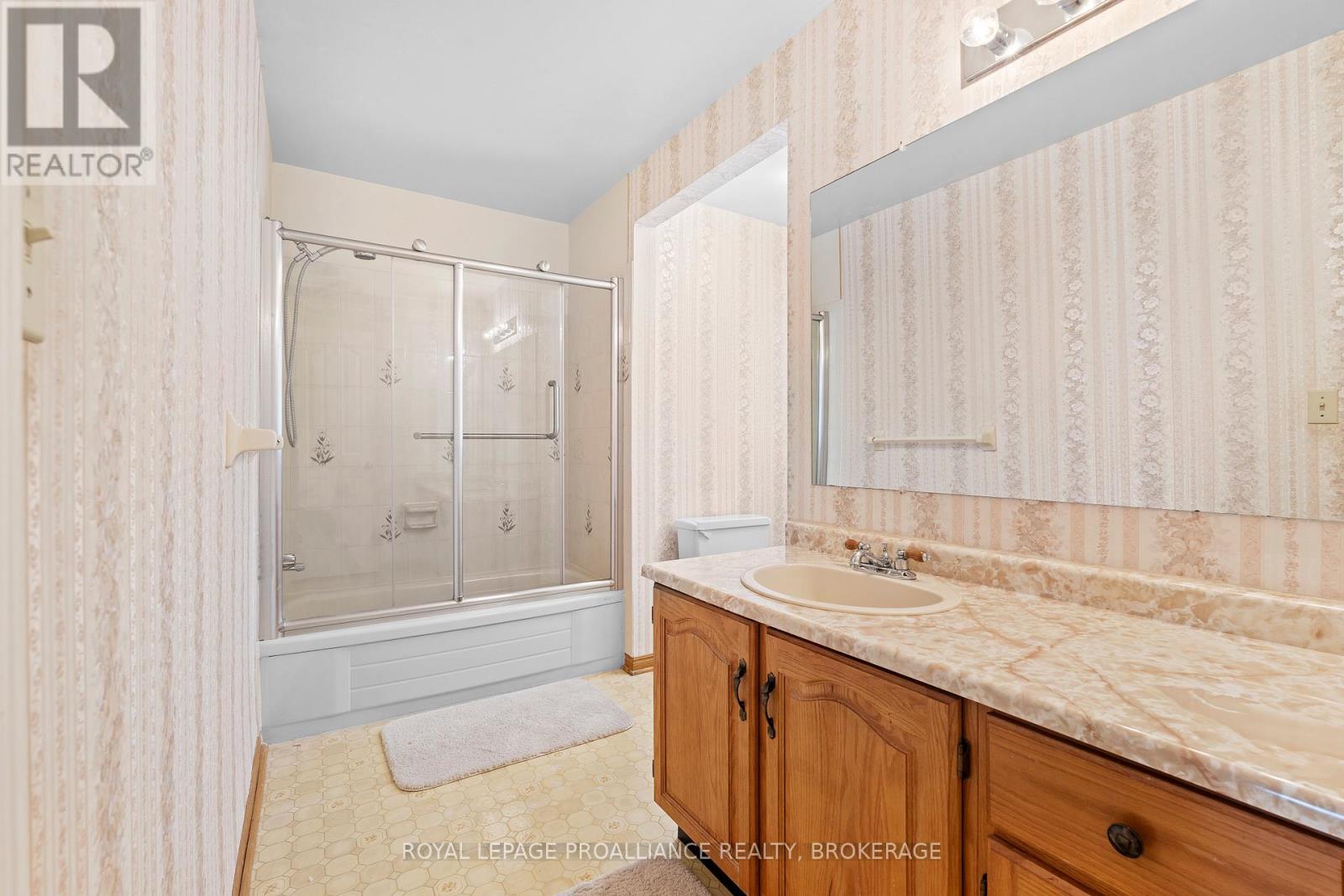 562 Sycamore Street, Kingston, Ontario  K7M 7L8 - Photo 38 - X12176696