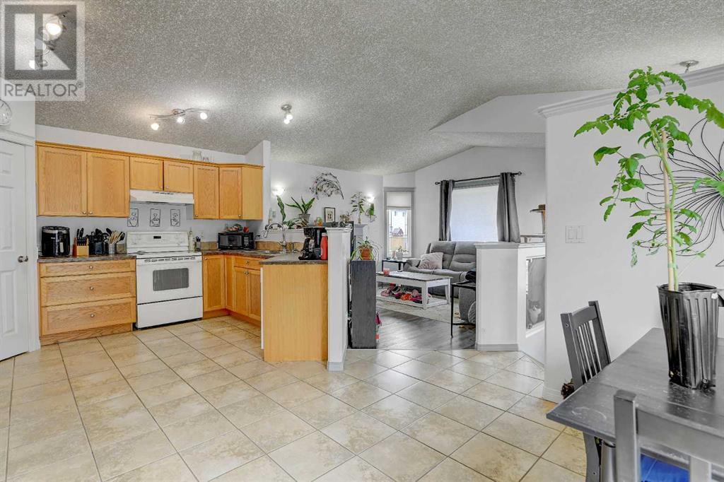 Property at 32 Pinnacle Street image 5