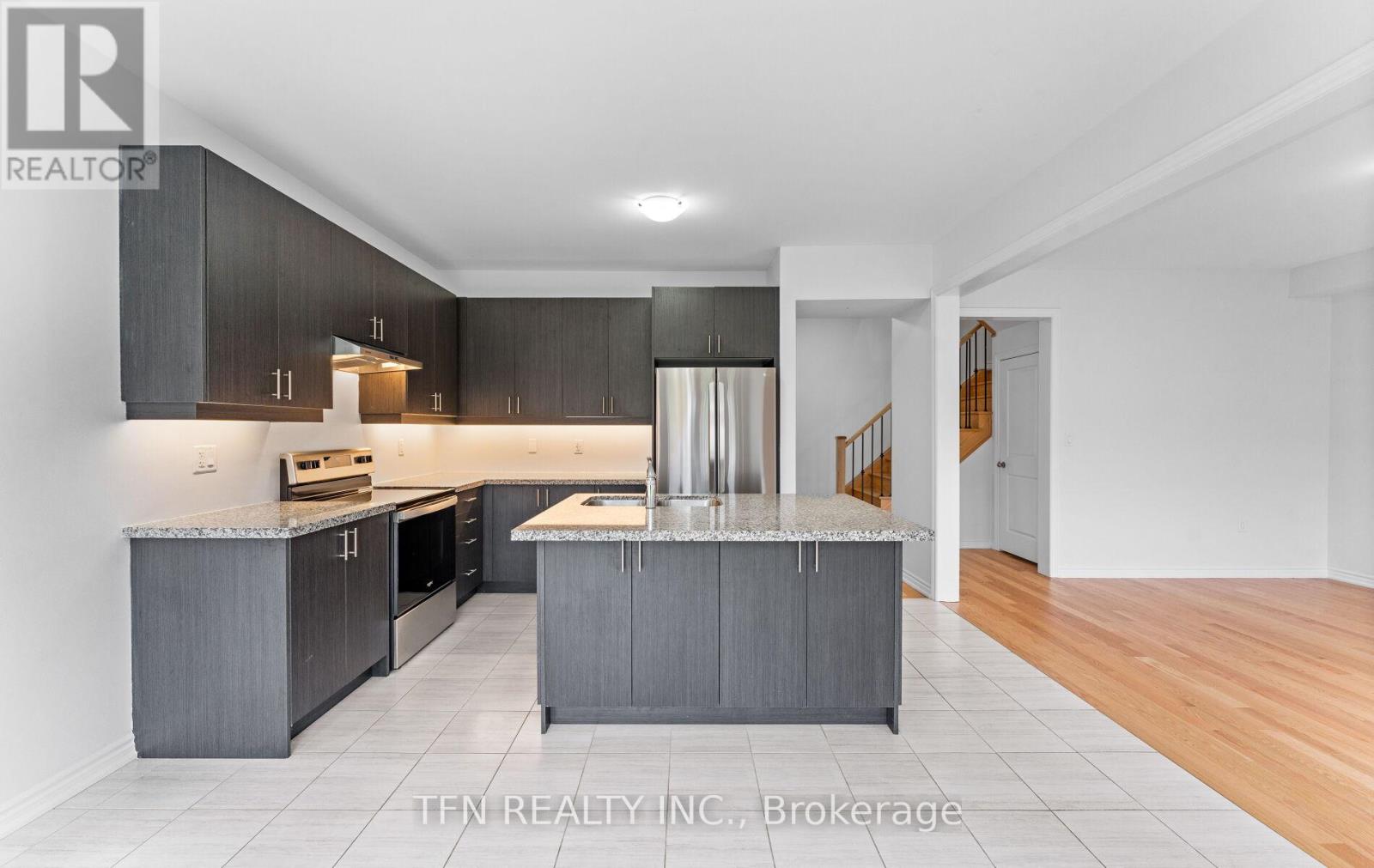1206 Corby Way, Innisfil, Ontario  L9S 0R1 - Photo 10 - N12176517