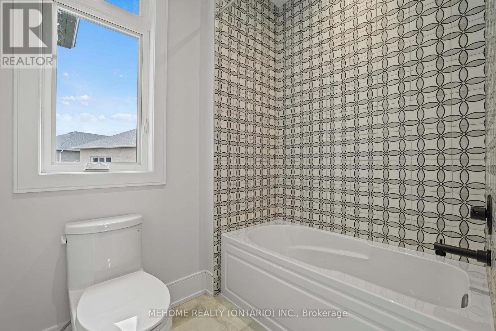 2 Bunn Court, Aurora, Ontario  L4G 0G6 - Photo 27 - N12176538