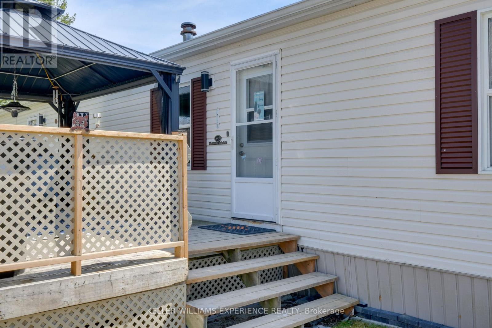 7 Shamrock Crescent, Essa, Ontario  L3W 0A5 - Photo 2 - N12176548