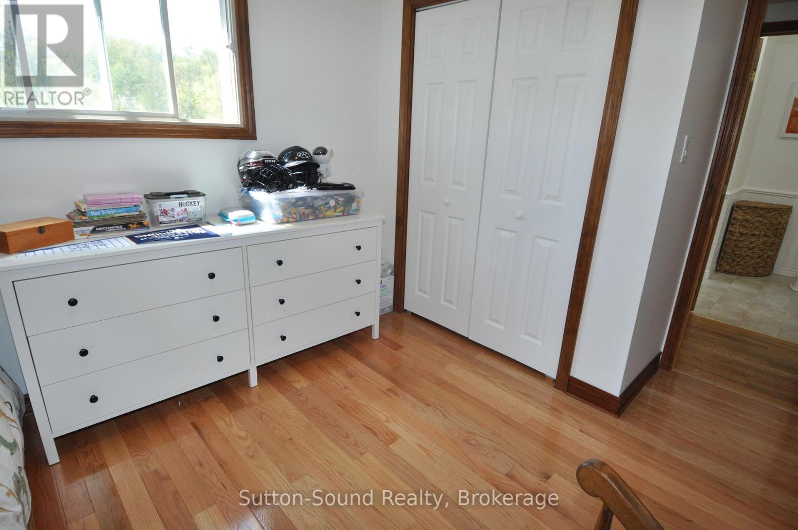 444 Balmy Beach Road, Georgian Bluffs, Ontario  N4K 5N4 - Photo 23 - X12176688