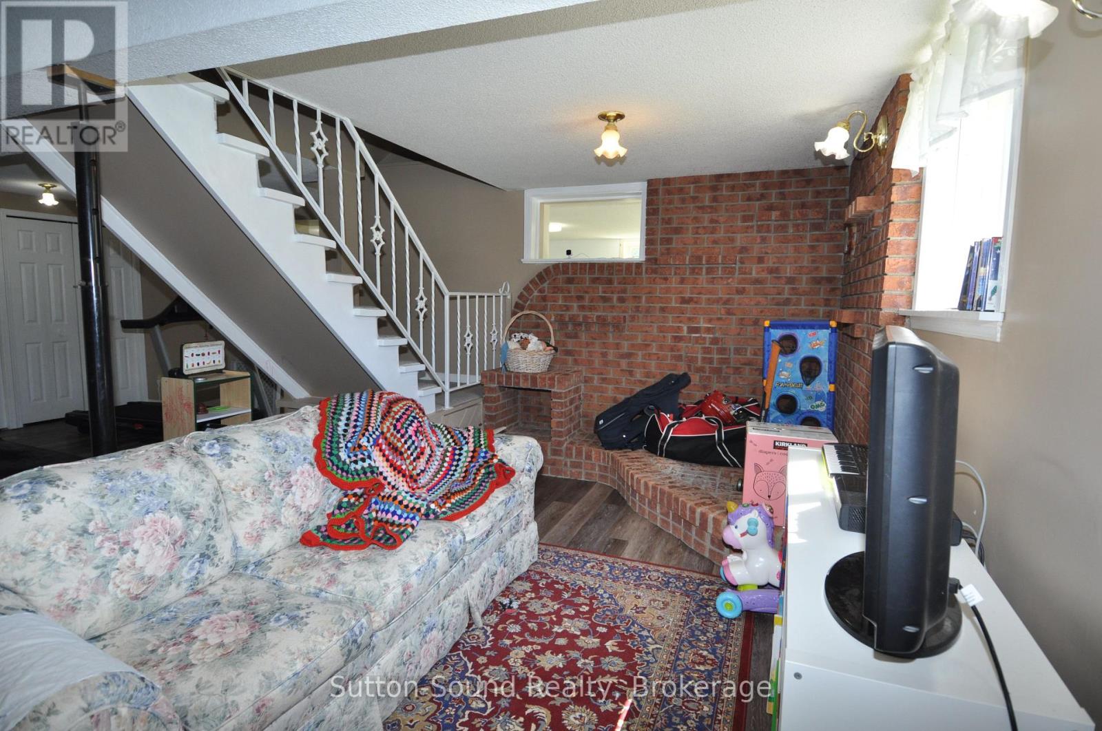 444 Balmy Beach Road, Georgian Bluffs, Ontario  N4K 5N4 - Photo 33 - X12176688