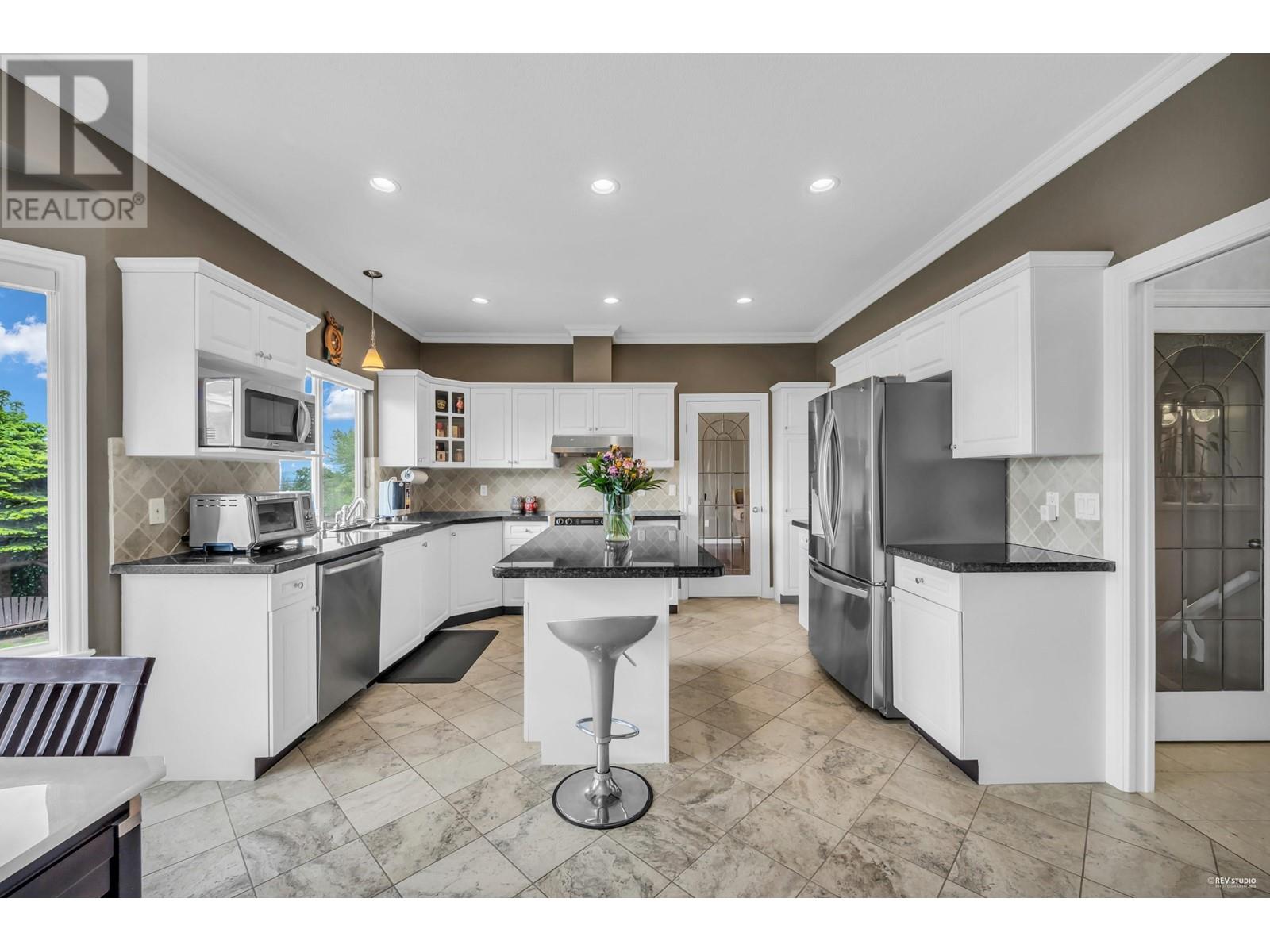 7548 Sequoia Road, Burnaby, British Columbia  V3N 4W9 - Photo 11 - R3007161