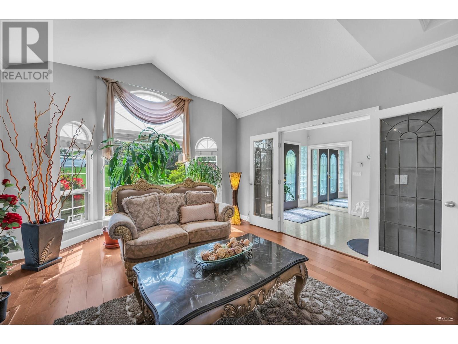 7548 Sequoia Road, Burnaby, British Columbia  V3N 4W9 - Photo 3 - R3007161