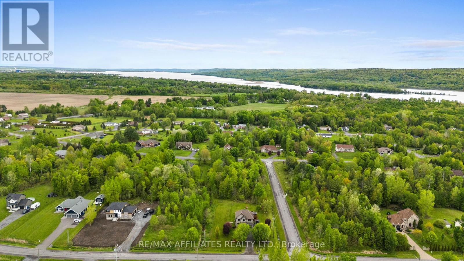 621 Du Bercail Street, Champlain, Ontario  K0B 1K0 - Photo 49 - X12176562