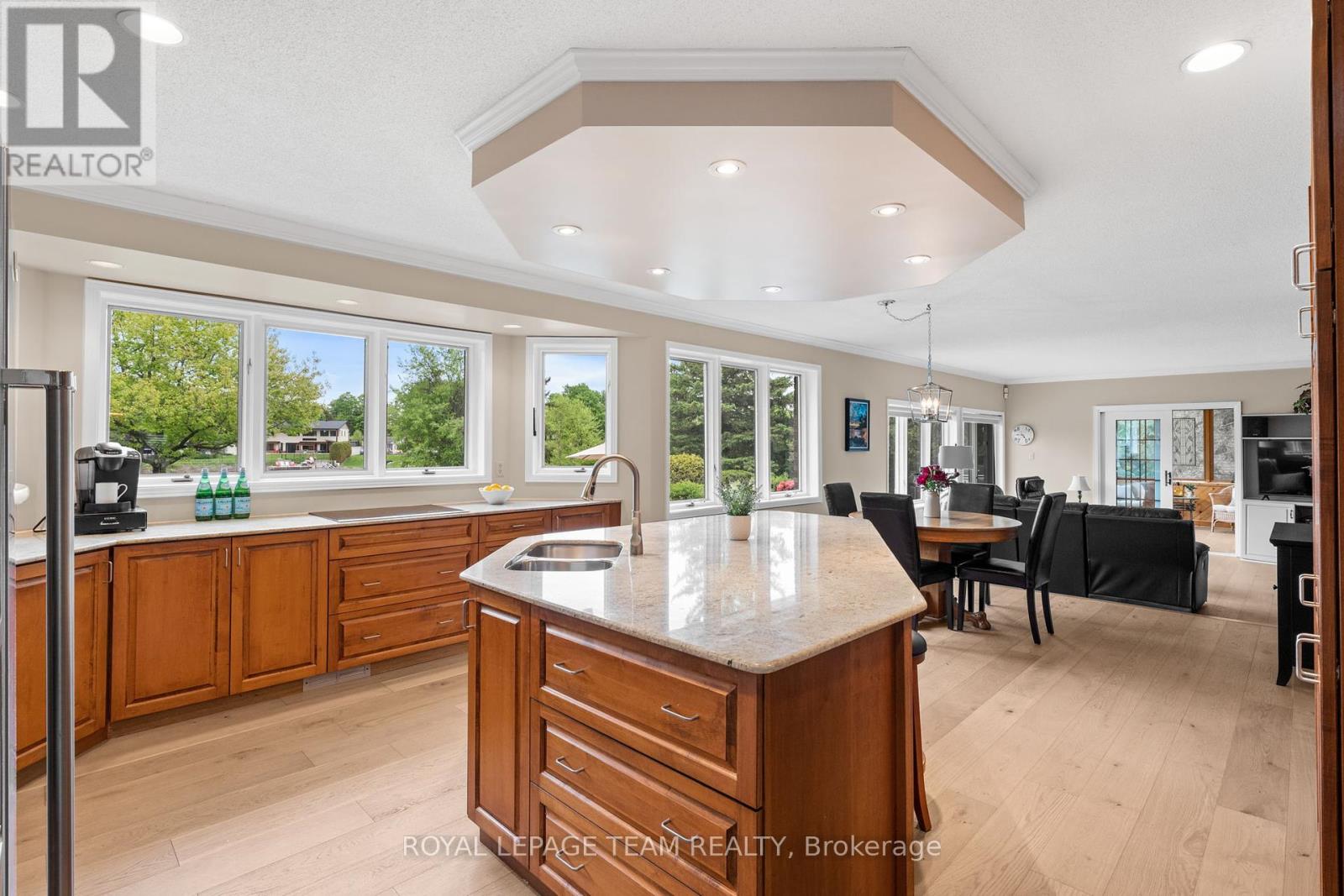 5533 South Island Park Drive, Ottawa, Ontario  K4M 1J2 - Photo 8 - X12176609