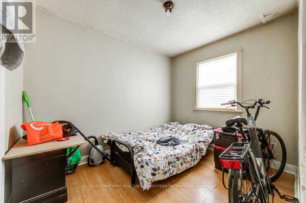 1121 Trafalgar Street, London East, Ontario  N5Z 1G9 - Photo 14 - X12176514