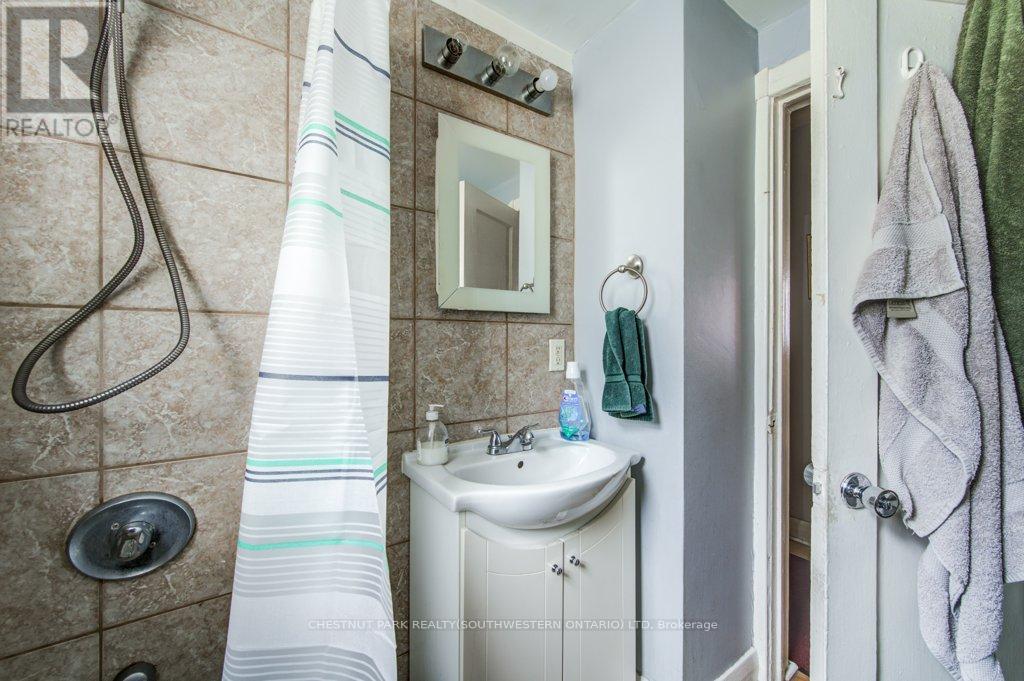 1121 Trafalgar Street, London East, Ontario  N5Z 1G9 - Photo 17 - X12176514