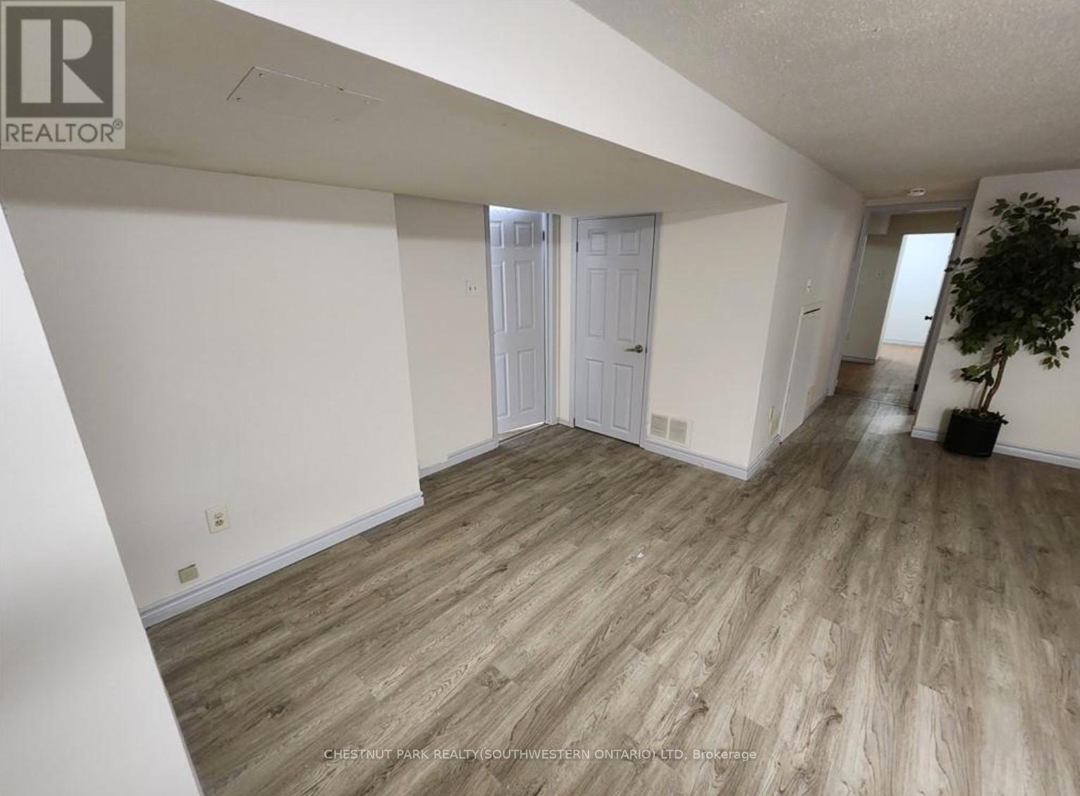 1121 Trafalgar Street, London East, Ontario  N5Z 1G9 - Photo 24 - X12176514